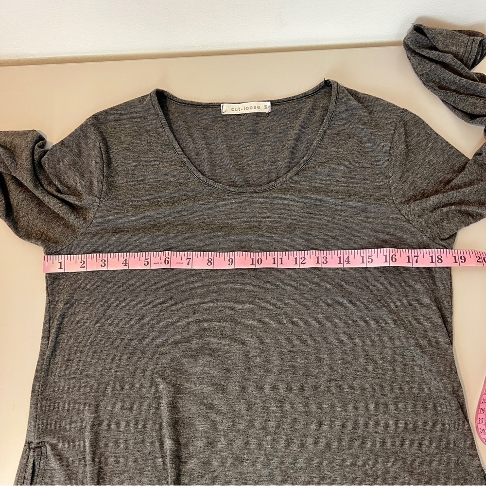Cut Loose Long Sleeve Top with Side Slits size M Gray - Picture 6 of 7
